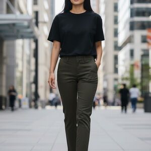 New York & Company Dark Green Cropped Pants